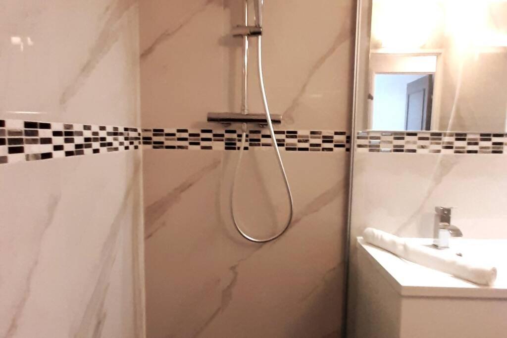 Appartement Spacious In Place Des Fetes *