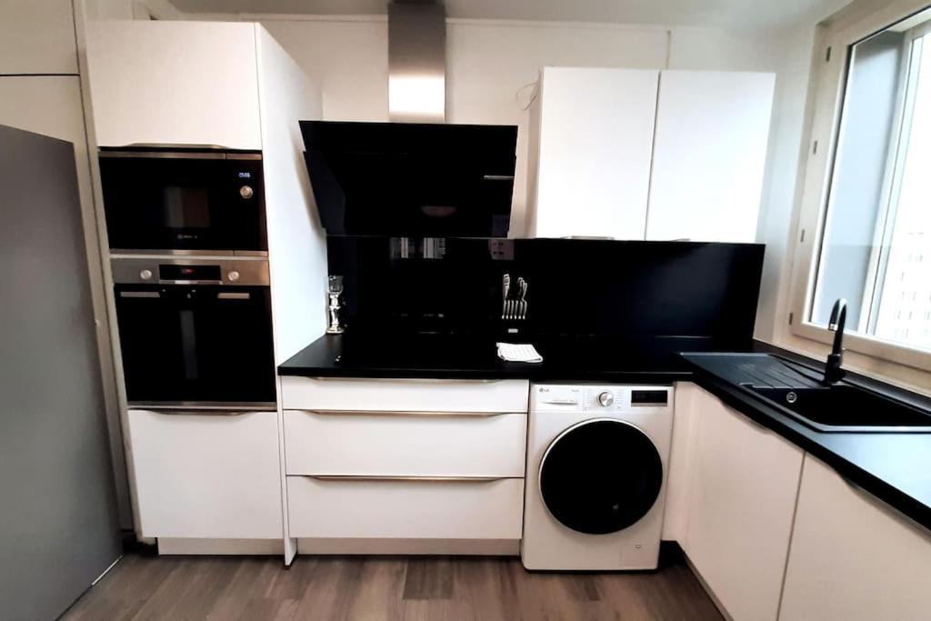 Appartement Spacious In Place Des Fetes Parijs